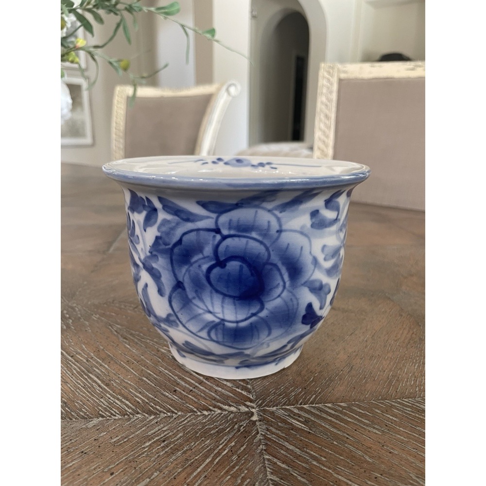 Vtg Chinoiserie Asian Blue & White Porcelain Flower Planter Pot 4.25 x 6.5"